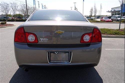 Chevrolet Malibu 2010 photo 3