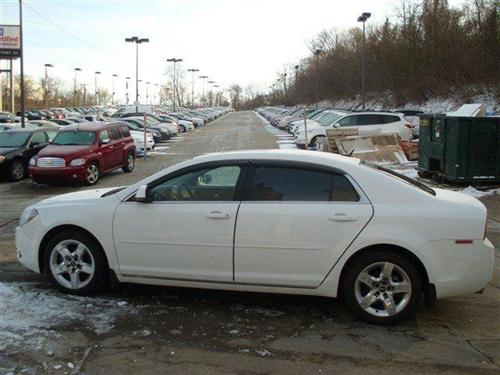 Chevrolet Malibu 2010 photo 3