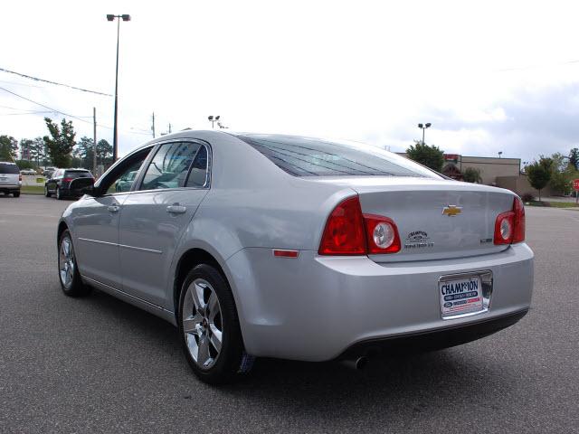Chevrolet Malibu 2010 photo 2