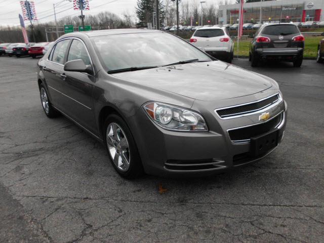 Chevrolet Malibu 2010 photo 2