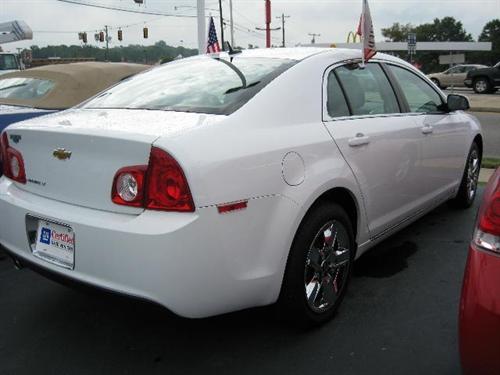 Chevrolet Malibu 2010 photo 2