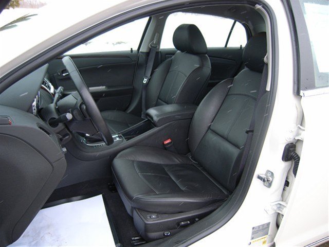 Chevrolet Malibu 2010 photo 2