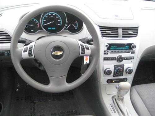 Chevrolet Malibu 2010 photo 2