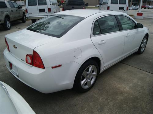 Chevrolet Malibu 2010 photo 2