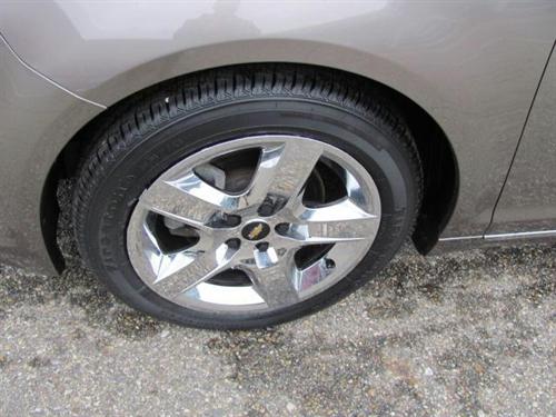 Chevrolet Malibu 2010 photo 3