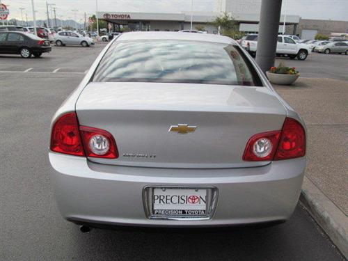 Chevrolet Malibu 2010 photo 2