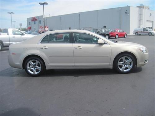 Chevrolet Malibu 2010 photo 2
