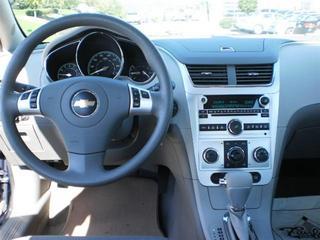 Chevrolet Malibu 2010 photo 3
