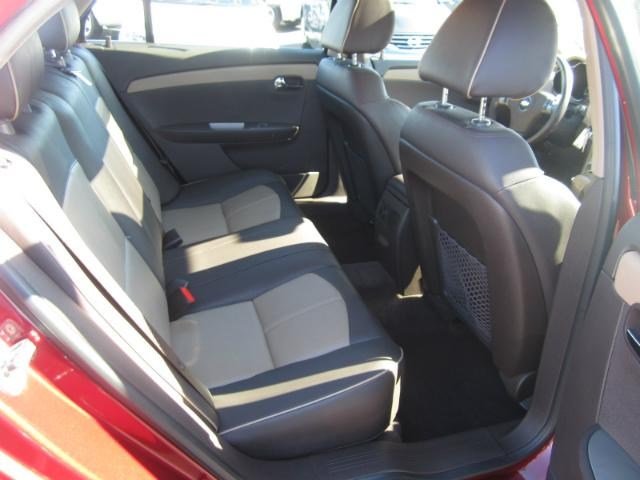Chevrolet Malibu 2010 photo 2