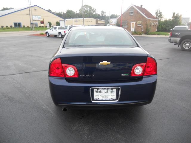 Chevrolet Malibu 2010 photo 3