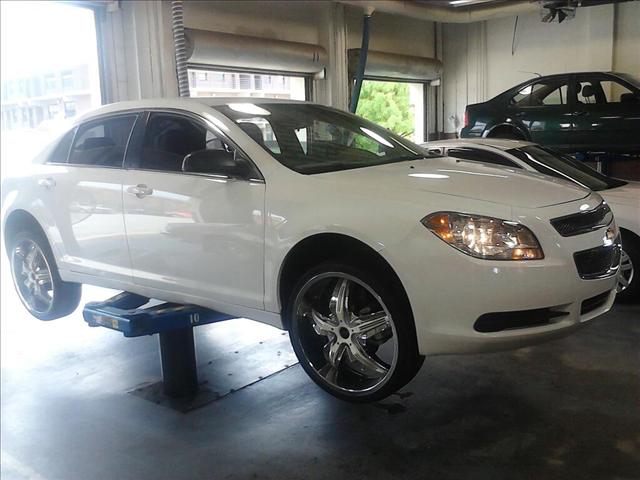 Chevrolet Malibu 2010 photo 1