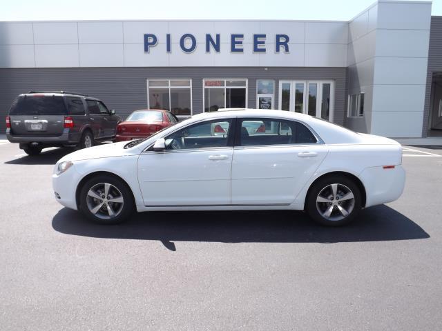 Chevrolet Malibu 2011 photo 3