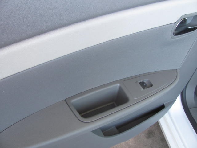 Chevrolet Malibu 2011 photo 2