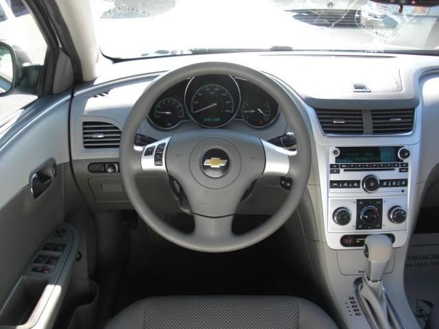 Chevrolet Malibu 2011 photo 4