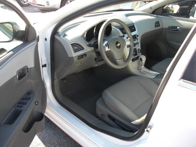 Chevrolet Malibu 2011 photo 5
