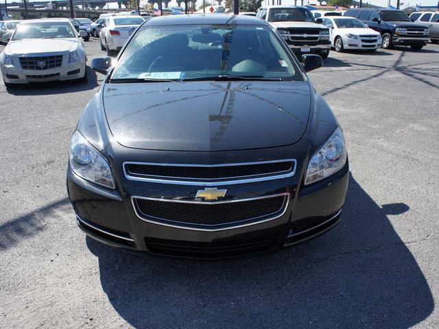 Chevrolet Malibu 2011 photo 2