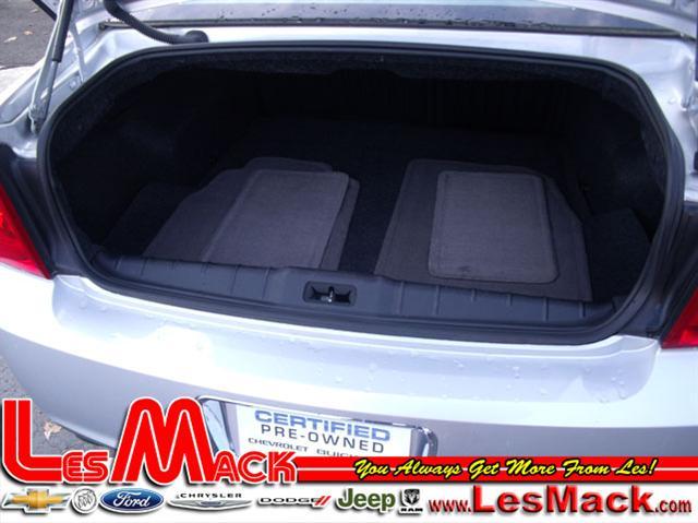 Chevrolet Malibu 2011 photo 2