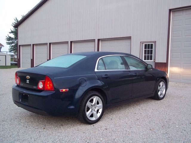 Chevrolet Malibu 2011 photo 2