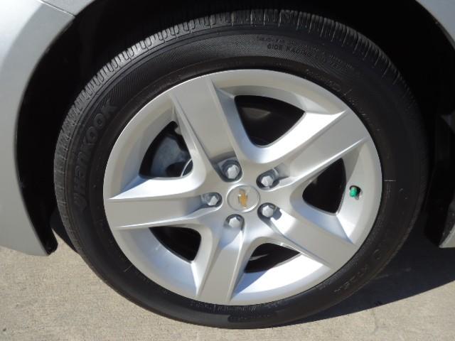 Chevrolet Malibu 2011 photo 3