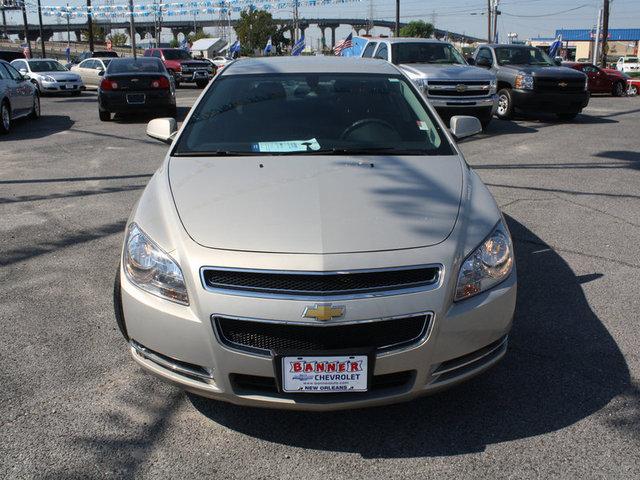 Chevrolet Malibu 2011 photo 2
