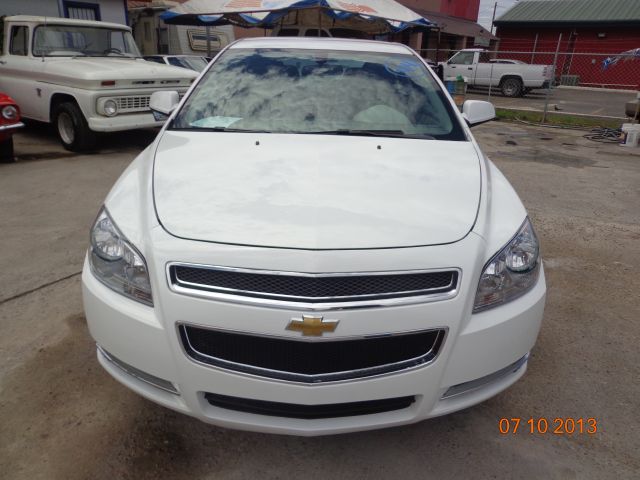Chevrolet Malibu 2011 photo 2
