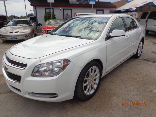Chevrolet Malibu 2011 photo 4