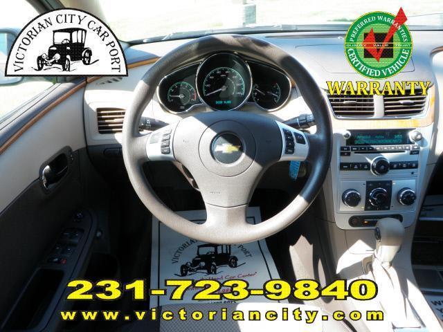 Chevrolet Malibu 2011 photo 2