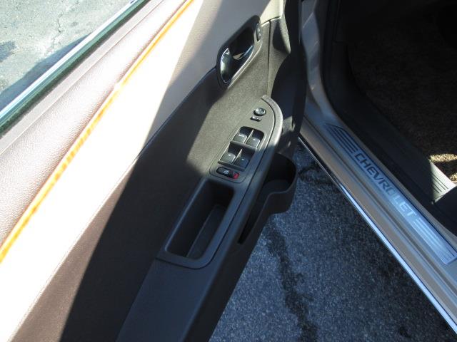 Chevrolet Malibu 2011 photo 3