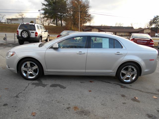 Chevrolet Malibu 2011 photo 2