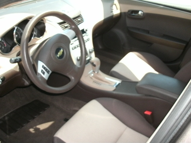 Chevrolet Malibu 2011 photo 2