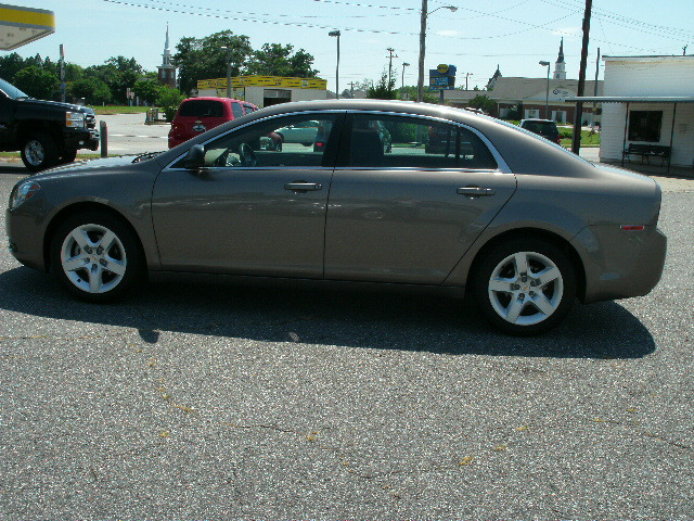 Chevrolet Malibu 2011 photo 3