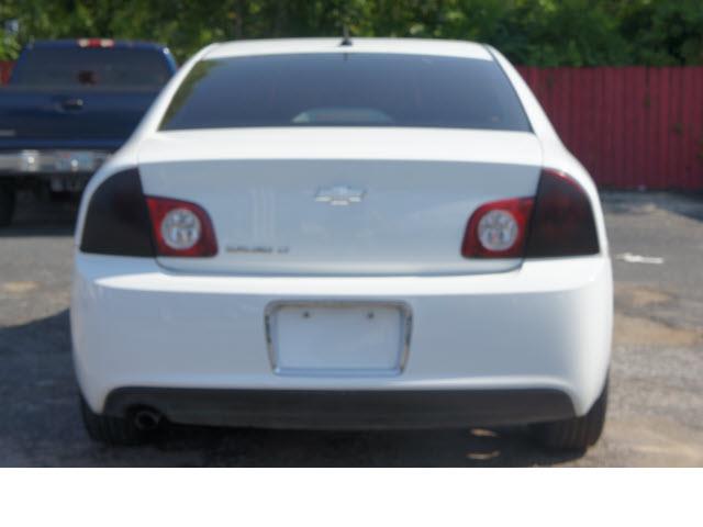Chevrolet Malibu 2011 photo 2
