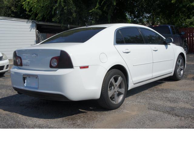 Chevrolet Malibu 2011 photo 3