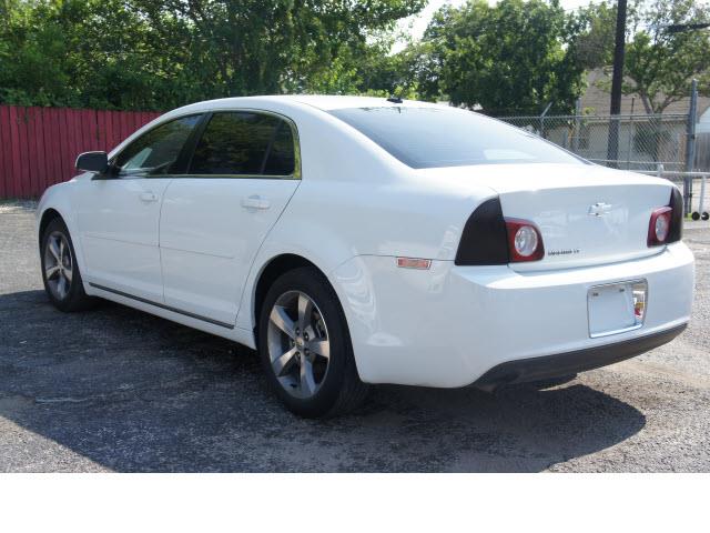 Chevrolet Malibu 2011 photo 4