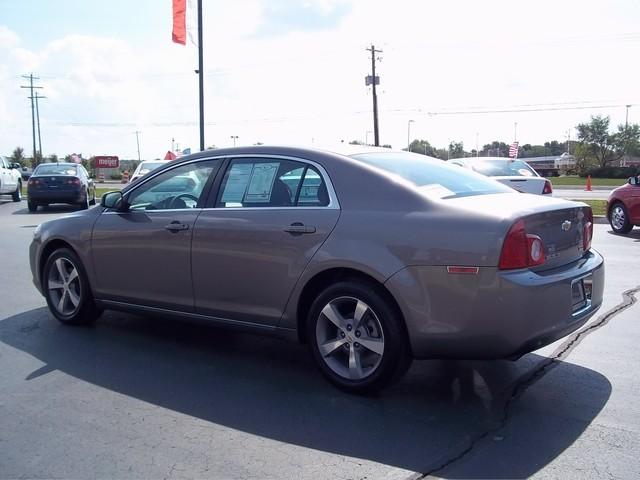 Chevrolet Malibu 2011 photo 2