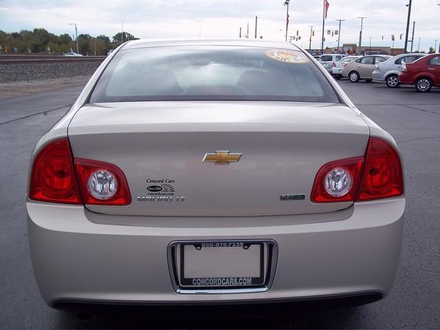 Chevrolet Malibu 2011 photo 2