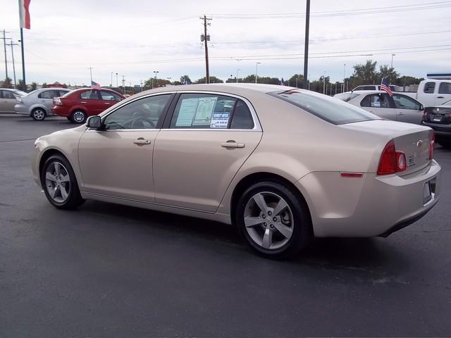 Chevrolet Malibu 2011 photo 3