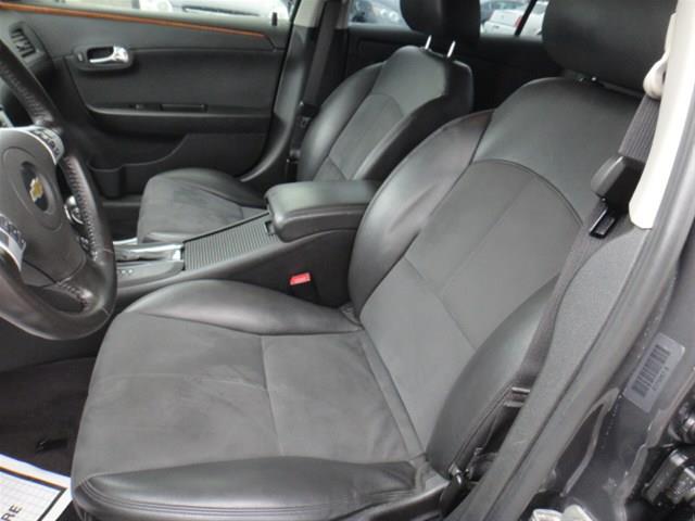 Chevrolet Malibu 2011 photo 2