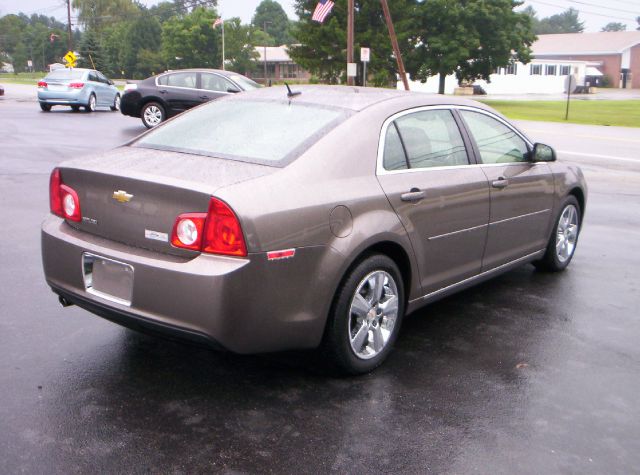 Chevrolet Malibu 2011 photo 2