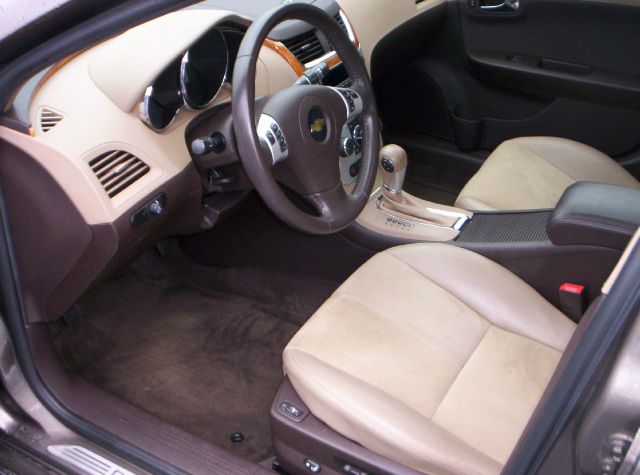 Chevrolet Malibu 2011 photo 4