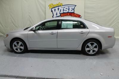 Chevrolet Malibu 4dr AWD SUV Sedan