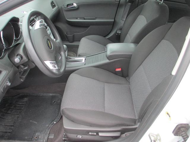 Chevrolet Malibu 2011 photo 10