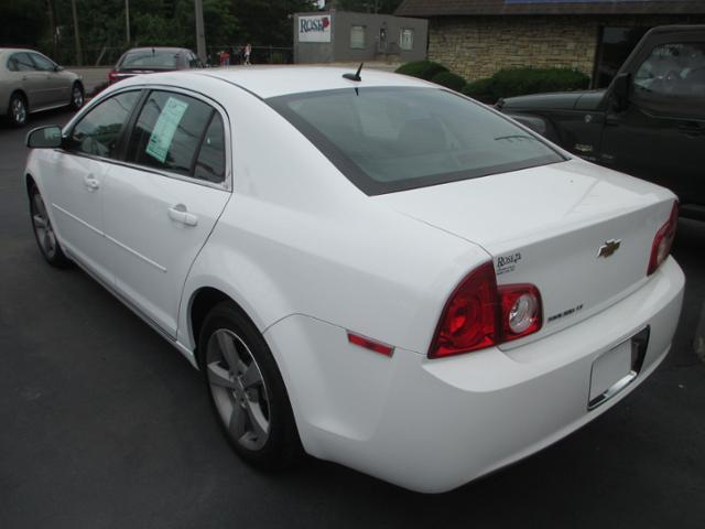 Chevrolet Malibu 2011 photo 2