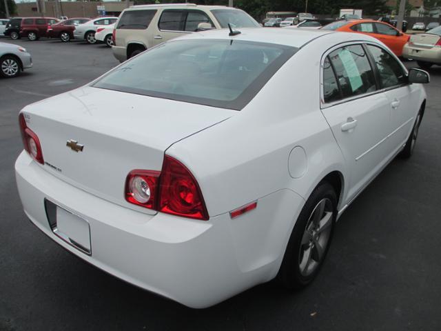 Chevrolet Malibu 2011 photo 3