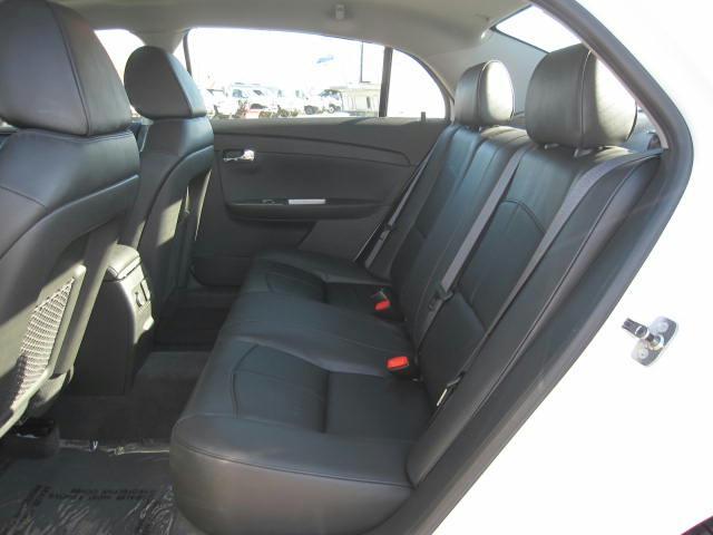 Chevrolet Malibu 2011 photo 4