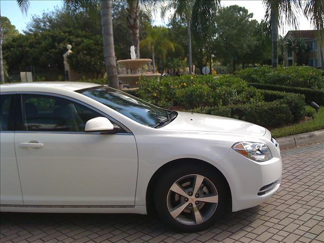 Chevrolet Malibu 2011 photo 2