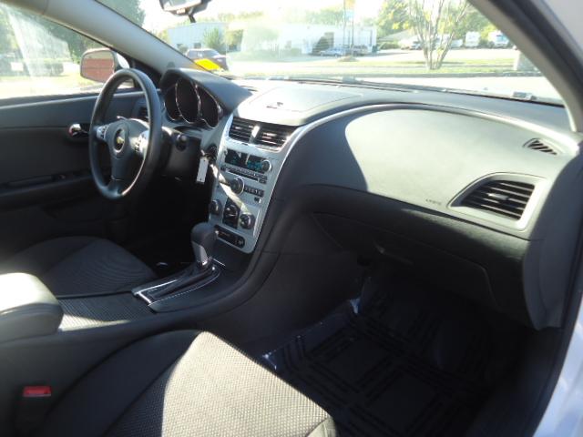 Chevrolet Malibu 2011 photo 1
