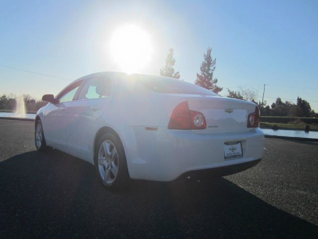 Chevrolet Malibu 2011 photo 3