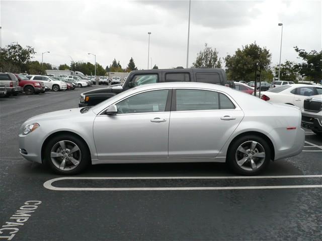 Chevrolet Malibu 2011 photo 4