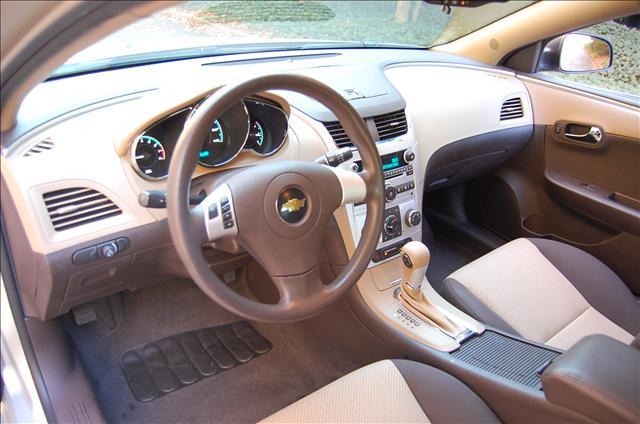Chevrolet Malibu 2011 photo 4
